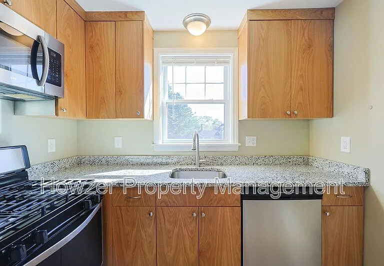 91 Louis St — Photo 3