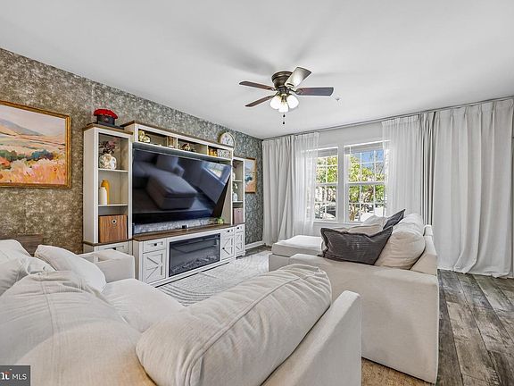 3rd image of 11601 Emerald Green Dr #906A