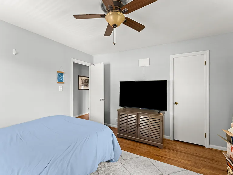 1074 Willivee Dr — Photo 16