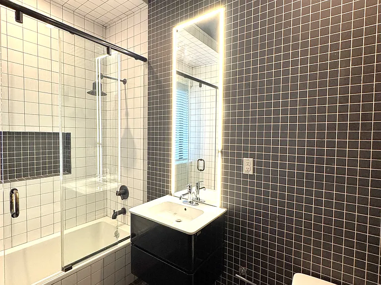 1815 Eastern Pkwy #1C — Photo 10