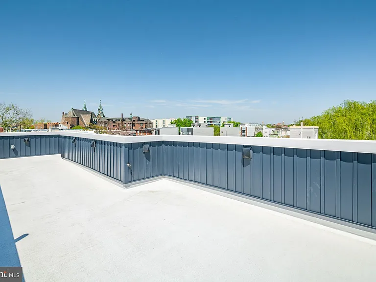 1842 E Harold St #4 — Photo 17
