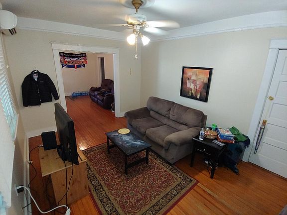 4th image of 2123 Pine St