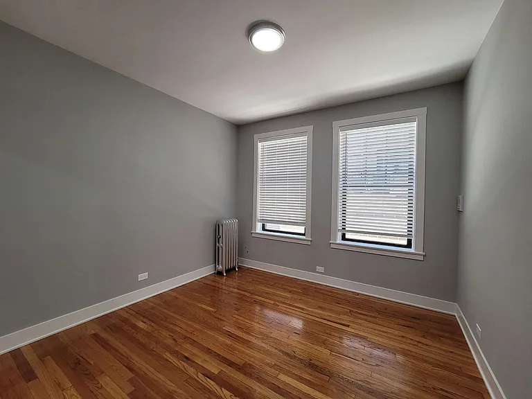 1623 W Belmont — Photo 25