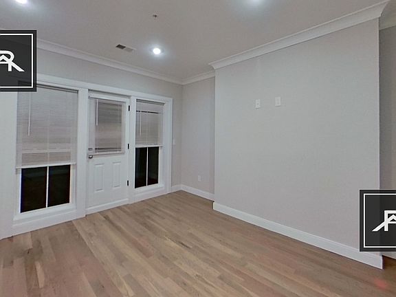3rd image of 49 Englewood Ave APT 3