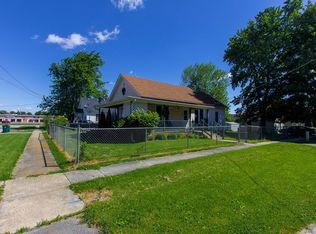 219 S James St, Plano, IL 60545