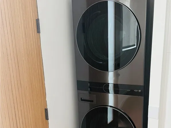 6858 Aura Ave, Reseda, CA