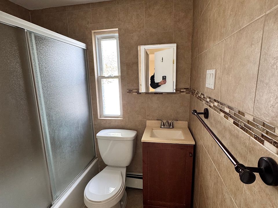 1st image of 8 Pequot Ave Floor 2