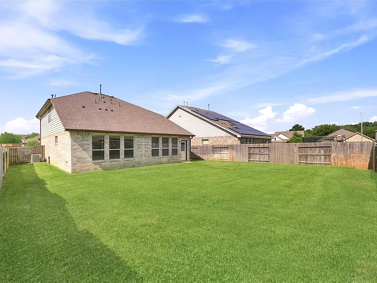 32311 Melbrooke Dr — Photo 29