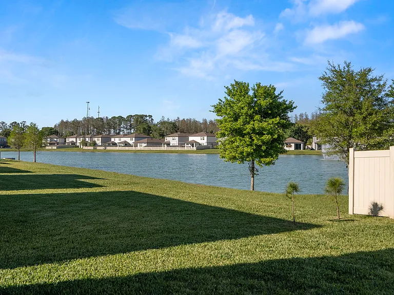 21051 Monza Loop — Photo 4