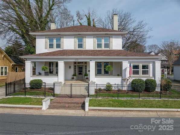 615 E Sycamore St, Lincolnton, NC 28092