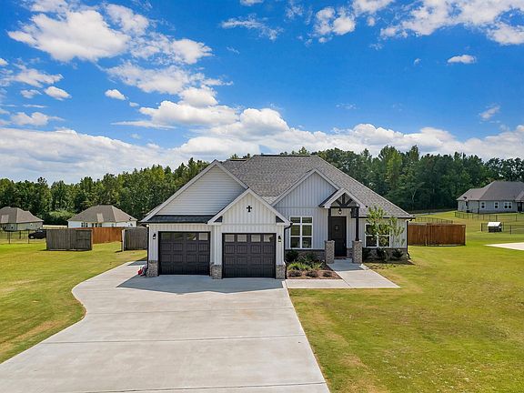 3rd image of 745 New Harmony Rd