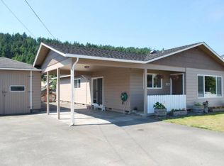 215 Belleview Ave, Rio Dell, CA 95562