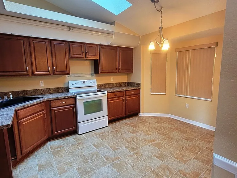 732 Sinclair Ter — Photo 13