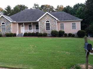 155 W Triple Tree Dr, Carrollton, GA 30117