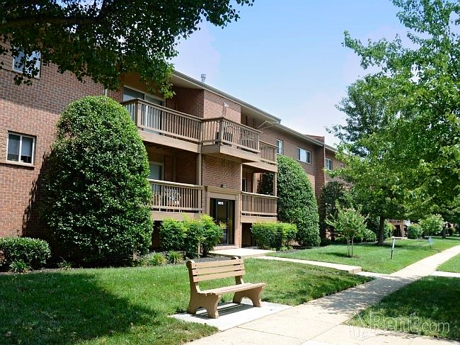 2nd image of 3014 Fallstaff Manor Ct APT H