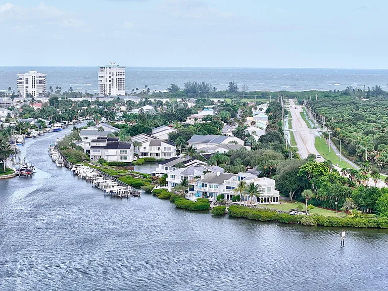 2486 Harbour Cove Dr — Photo 30