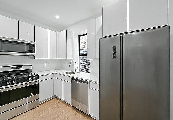2nd image of 100 Convent Ave #5