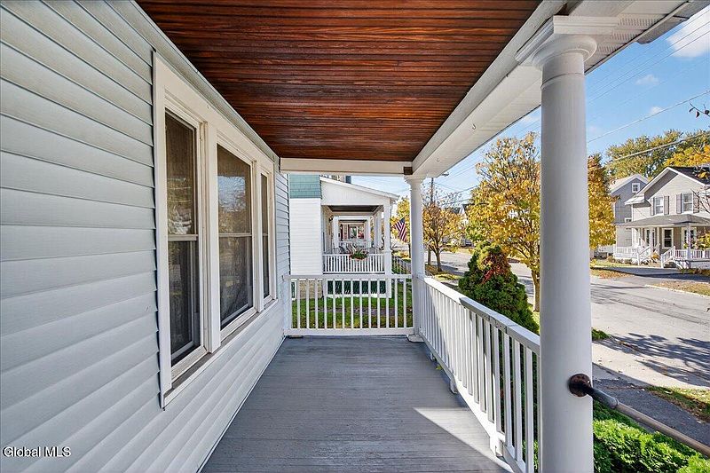3rd image of 1060 Keyes Avenue