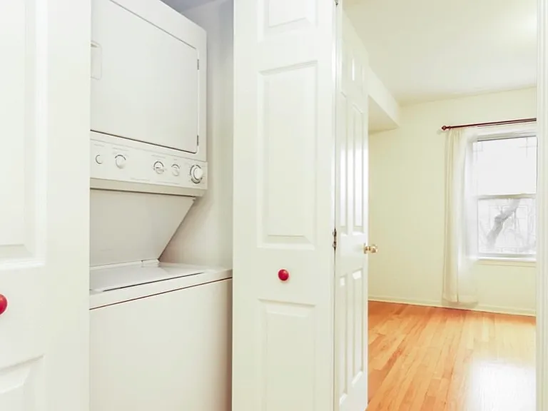 802 Dobson St #3 — Photo 7