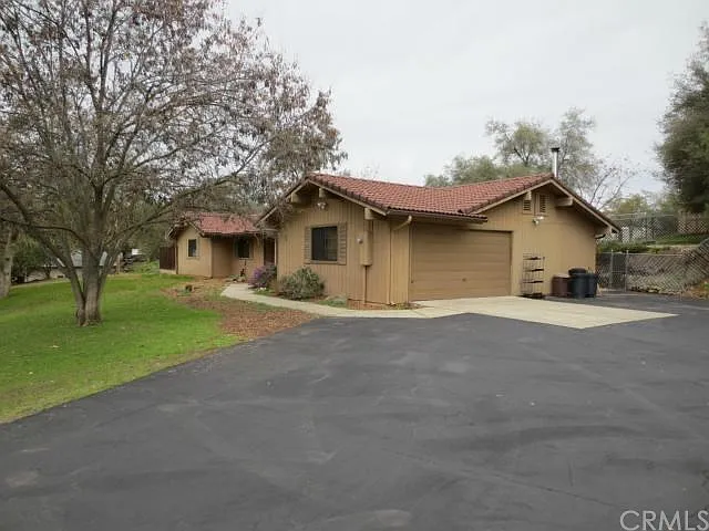 41961 Wild Horse Ct photo 1