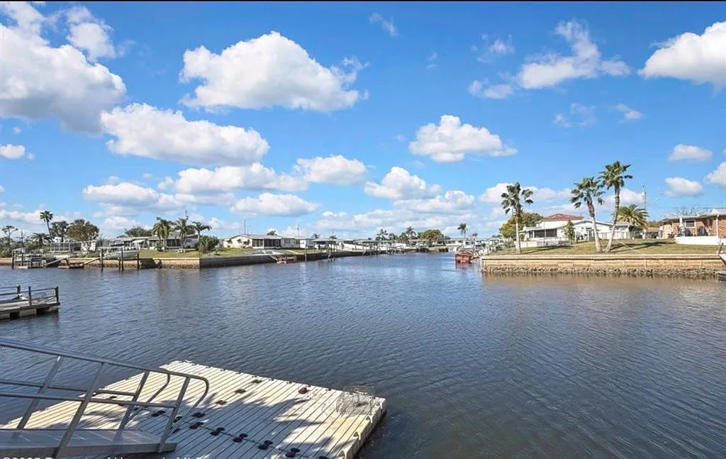 2 bed, 1.0 bath, 828 sqft, $1,550 — Photo 3