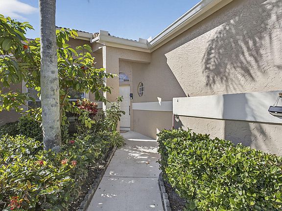3rd image of 602 Sabal Palm Lane