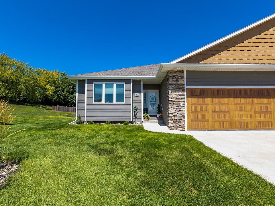 1st image of 2621 Indian Hills Ct
