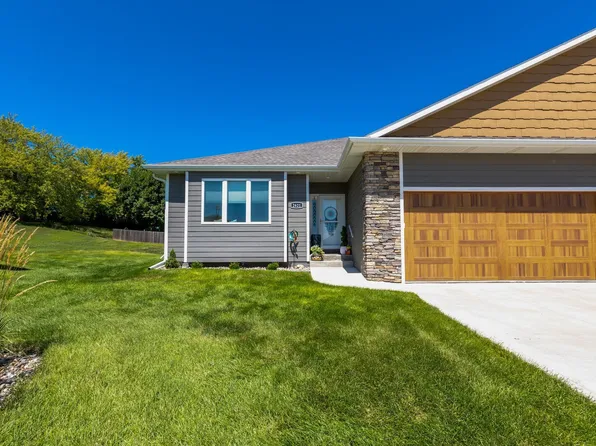 2621 Indian Hills Ct, Sioux City, IA 51104