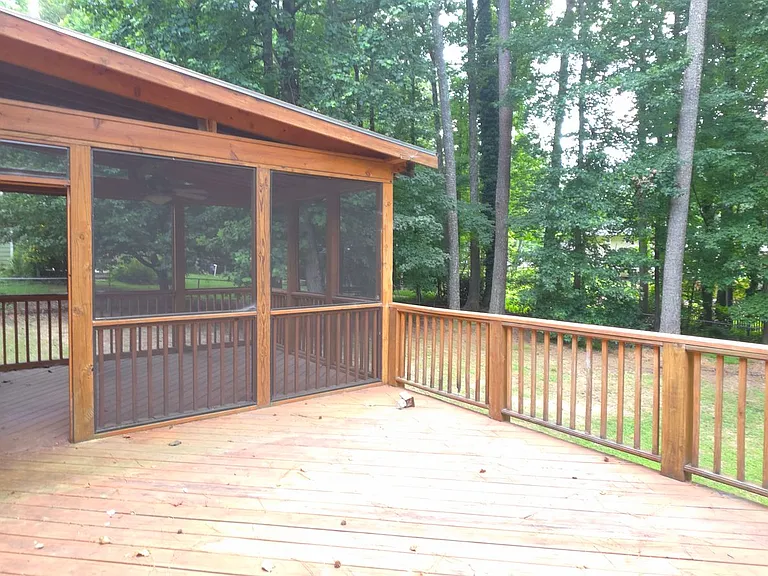 190 Barrington Dr E — Photo 18