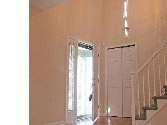 2nd image of 117 Wagonwheel Ct