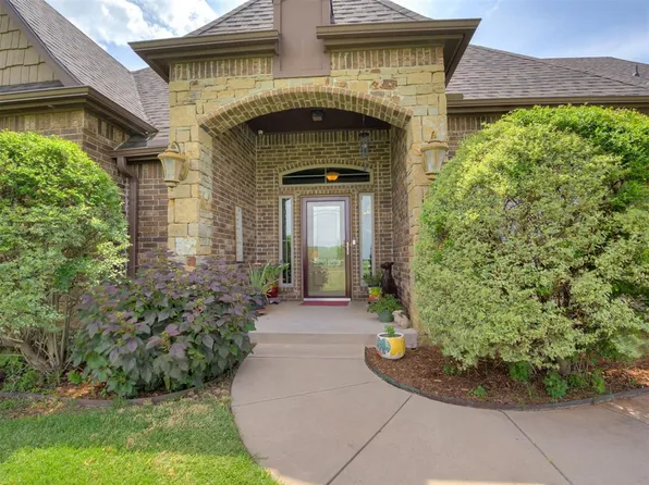 15821 SW 26th St, El Reno, OK 73036