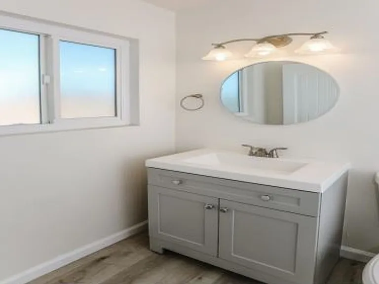 3826 Winona Ave, Contemporary upgrades and off-street parking — Photo 6