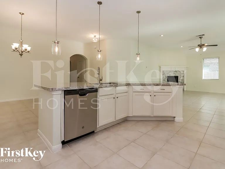 23810 Via Viale Dr — Photo 6