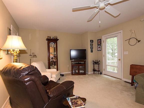 3rd image of 3 Waltham Dr