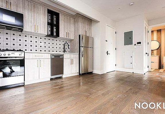2nd image of 216 Bainbridge St #4D