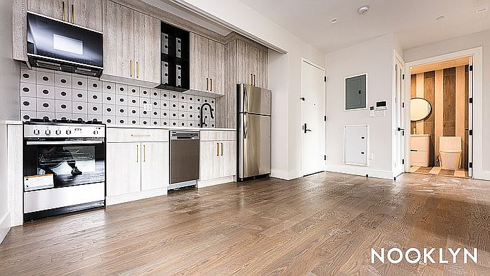 1st image of 216 Bainbridge St #3D