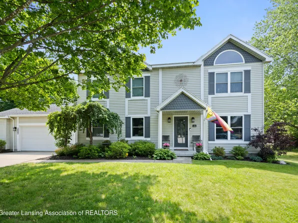 824 W Amesbury Dr, Dewitt, MI 48820