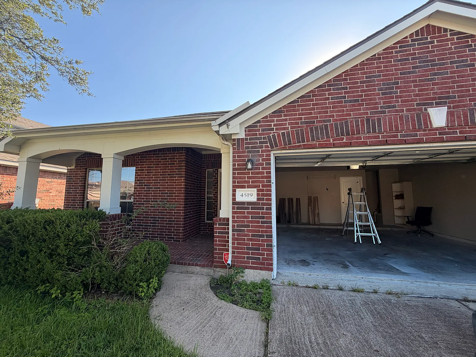 4519 Marquis Avenue — Photo 4