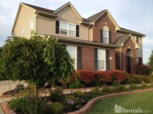 750 Chelsea Ct, Oxford, MI 48371