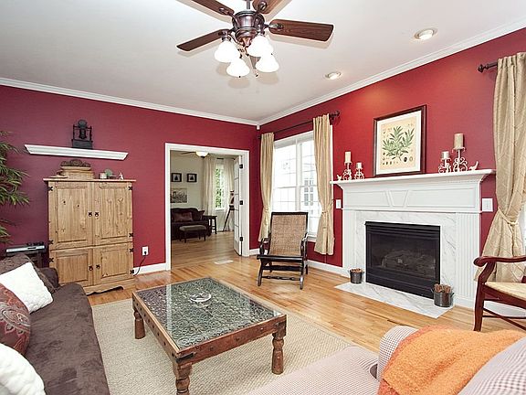 4th image of 105 Holly Park Dr