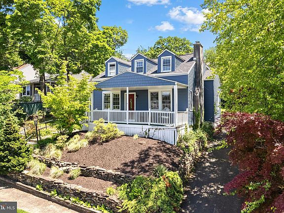 2nd image of 121 Elm Ave