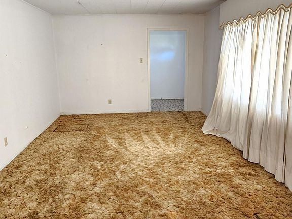 5th image of 305 Warren Dr
