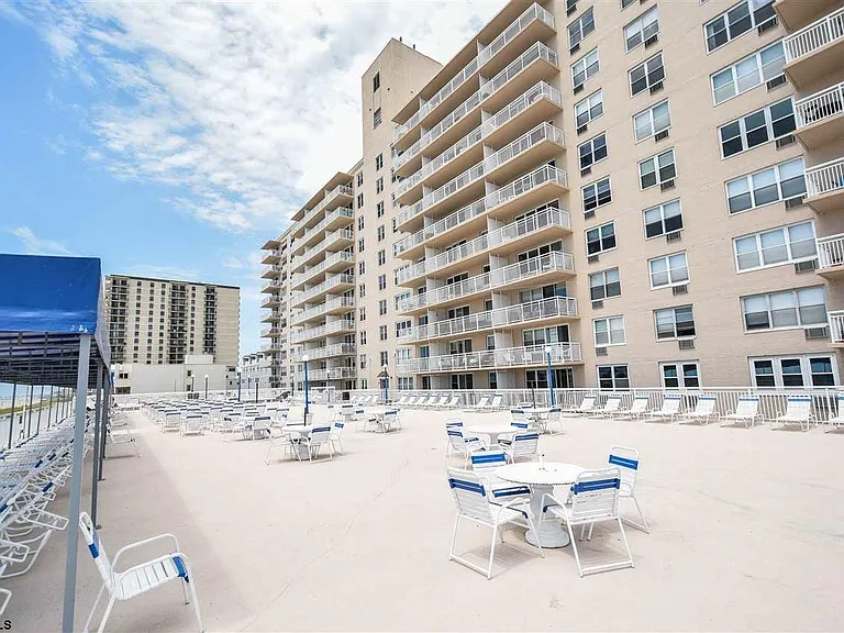 9400 Atlantic Ave #1003 — Photo 20