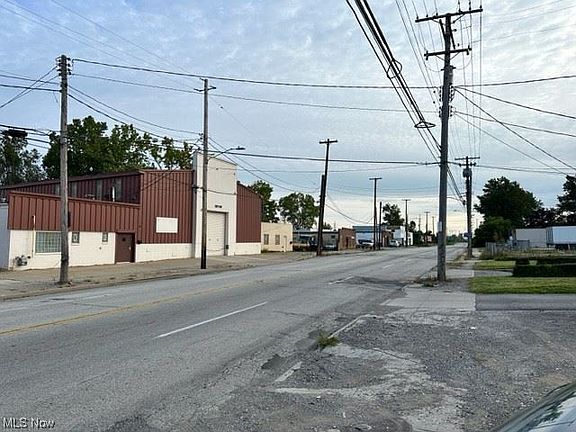 5th image of 19506 Saint Clair Ave