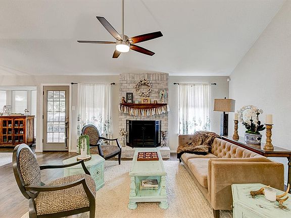 5th image of 3832 Huntwick Dr