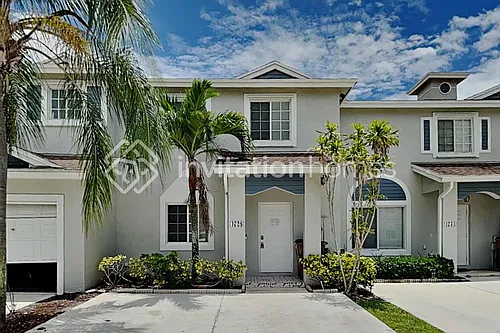 4728 SW 13th Pl Photo 1