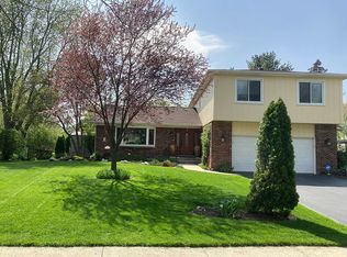 1469 Applegate Dr, Naperville, IL 60565