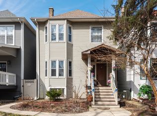 1934 W Touhy Ave, Chicago, IL 60626