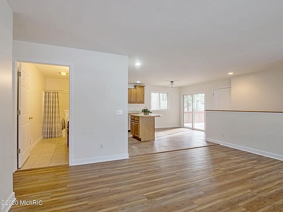 5th image of 6866 Lakita Dr