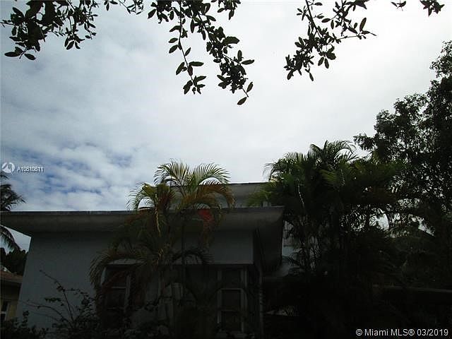 2nd image of 1570 Biarritz Dr
